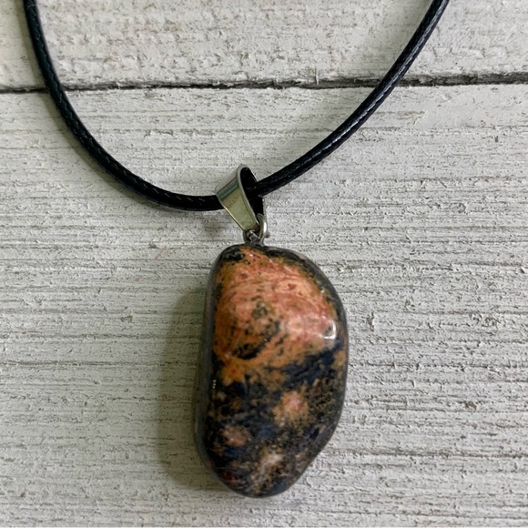 Natural Leopardskin Jasper Tumbled Stone Pendant Necklace Adjustable Cord Chain - Picture 2 of 9